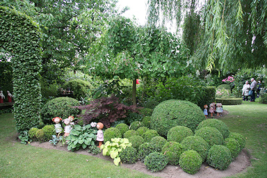 Janssen-Meyers garden&copy;Ken Woolfenden