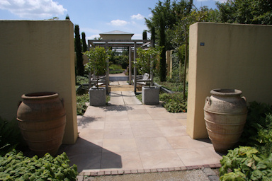 Appeltern gardens&copy;Ken Woolfenden