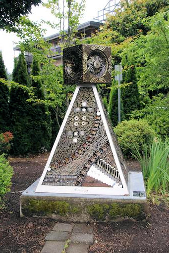 Gallery Without Walls - Beacon&copy;Ken Woolfenden