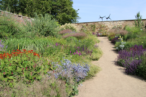 View in the Walled Garden&copy;Ken Woolfenden